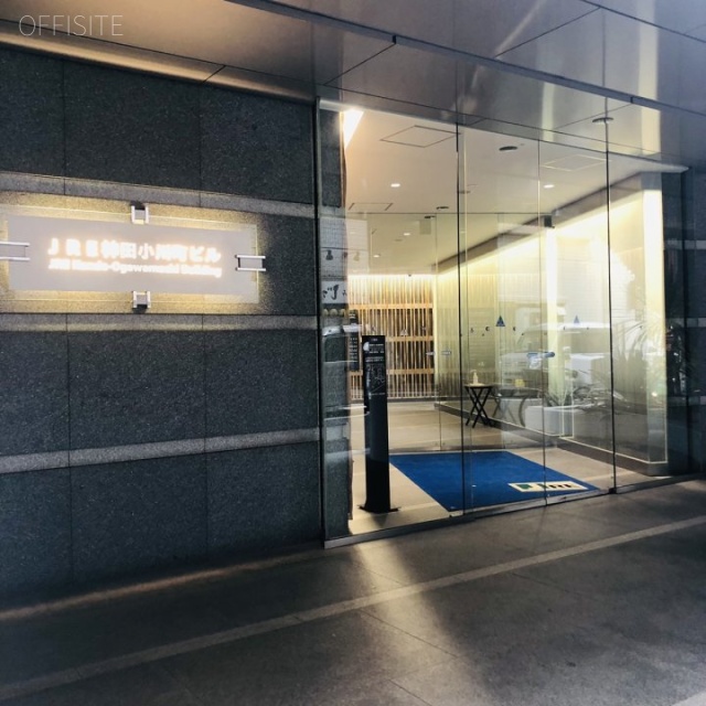 JRE神田小川町ビル オフィス出入口