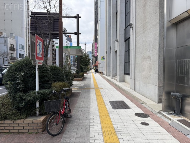 FMビル 前面歩道