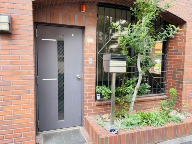 サン・クロレラビル 1F貸室出入口