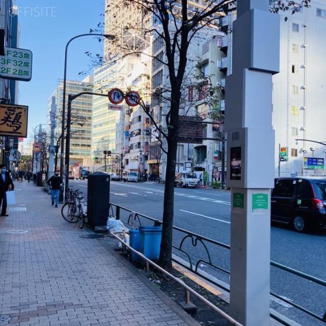 六本木トリニティビル ビル前面道路