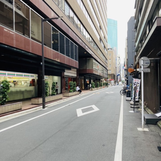 東京銀座ビルディング ビル前面道路