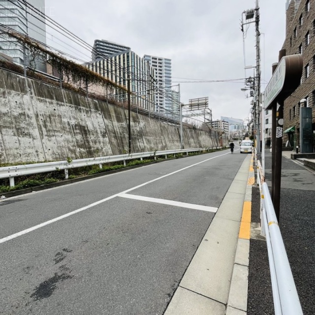 山手ビル 前面道路