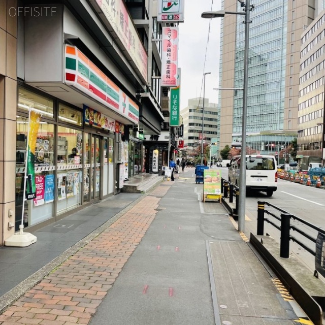 越智産業第二ビル 前面歩道