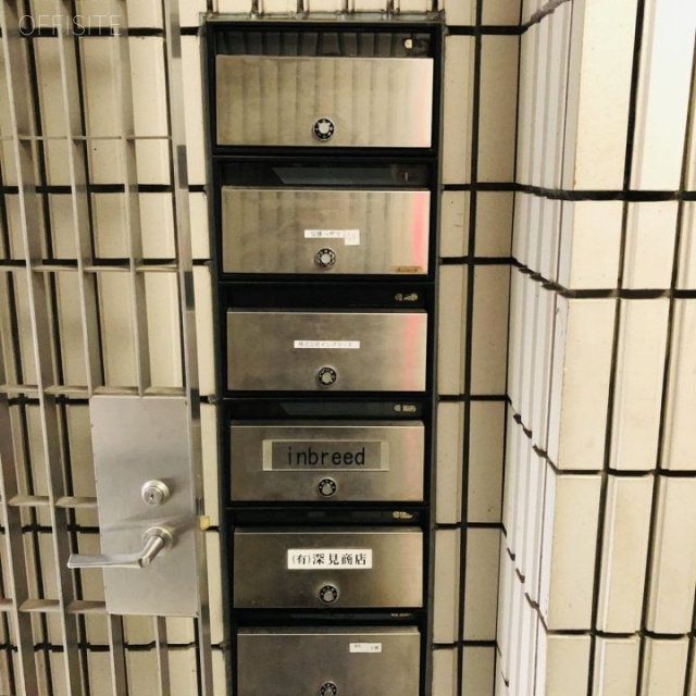 青山深見ビル 郵便受け