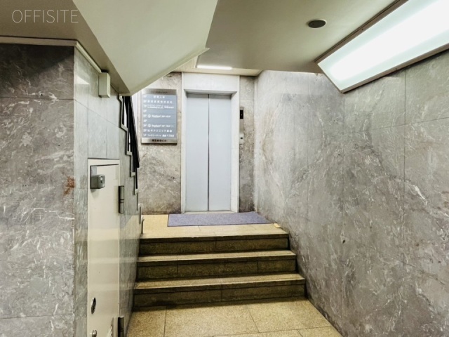 第5安田ビル エントランス