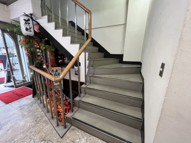 末広ビル エントランス