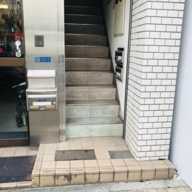 山畑ビル エントランス