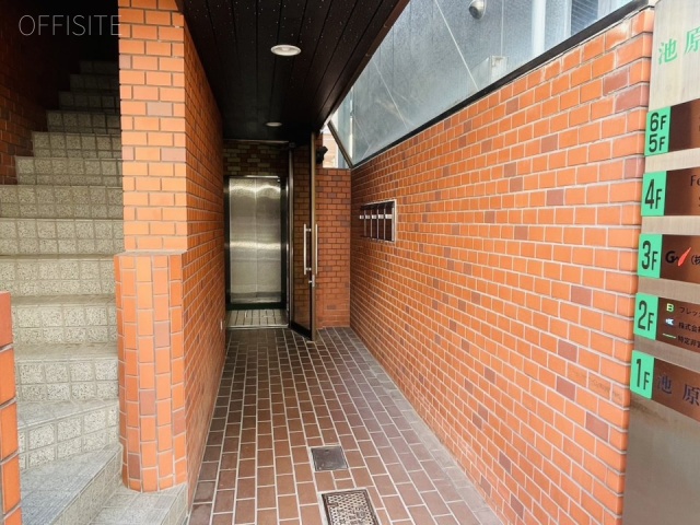 池原第二ビル エントランス