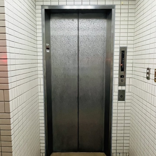 永井ビル エレベーター