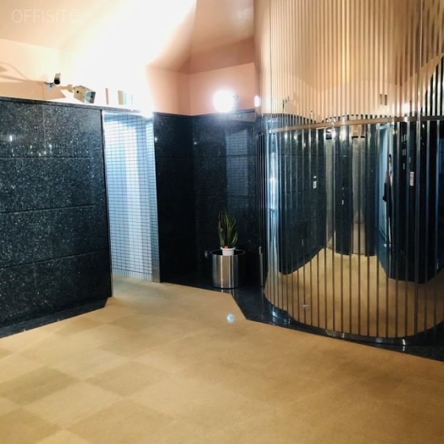 サンキエームビル エントランス