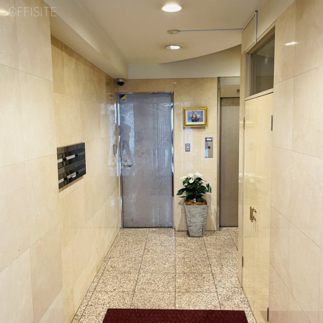 南青山クインビル エントランス