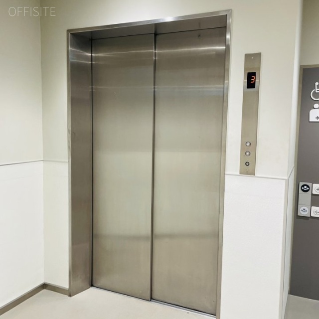 内幸町ダイビル 人荷用エレベーター