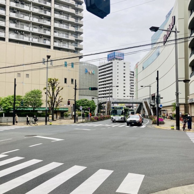 たきしん赤羽ビル ビル前面道路