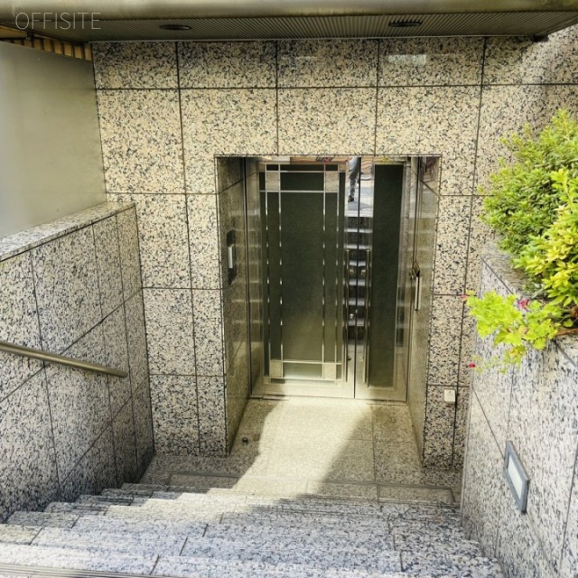 オオタケ第5ビル オフィスビル出入口