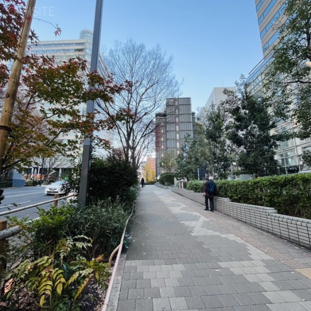 新宿モノリス 周辺