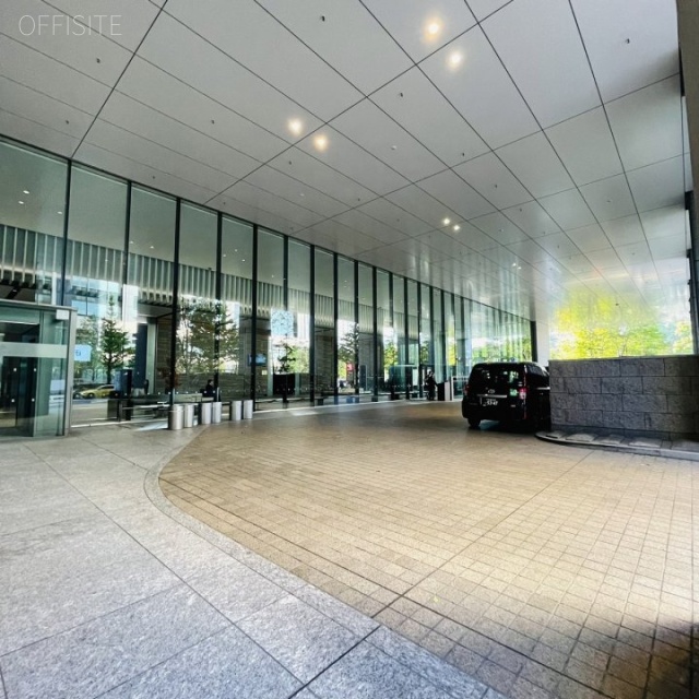 大手町パークビル 車付け