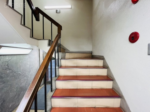 第5安田ビル エントランス