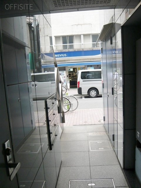 新富3Tビル エントランス