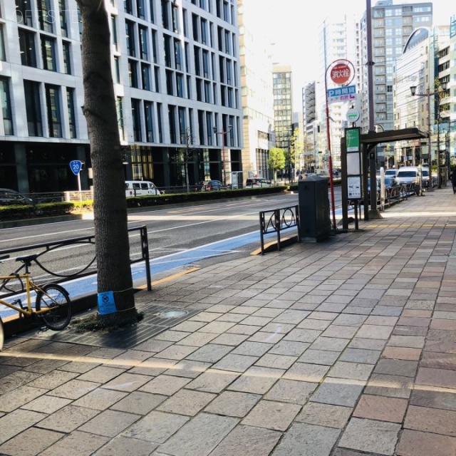 第7秋山ビル ビル前面道路