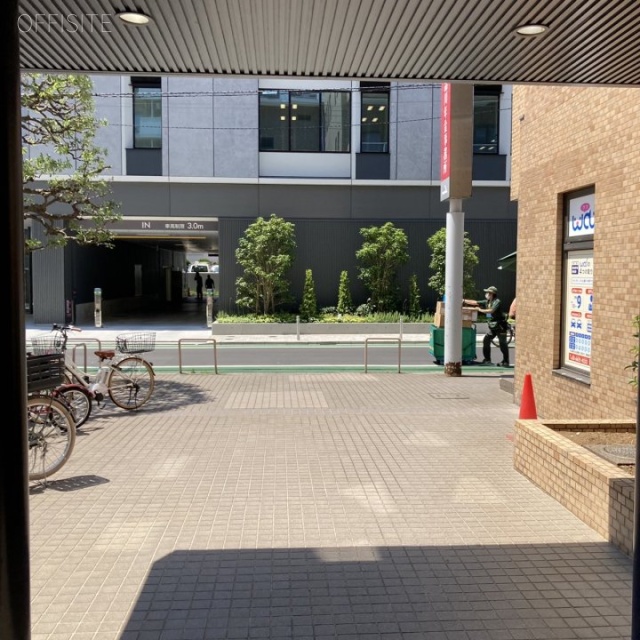 高徳ビル エントランス