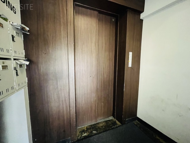 コヤノビル エントランス