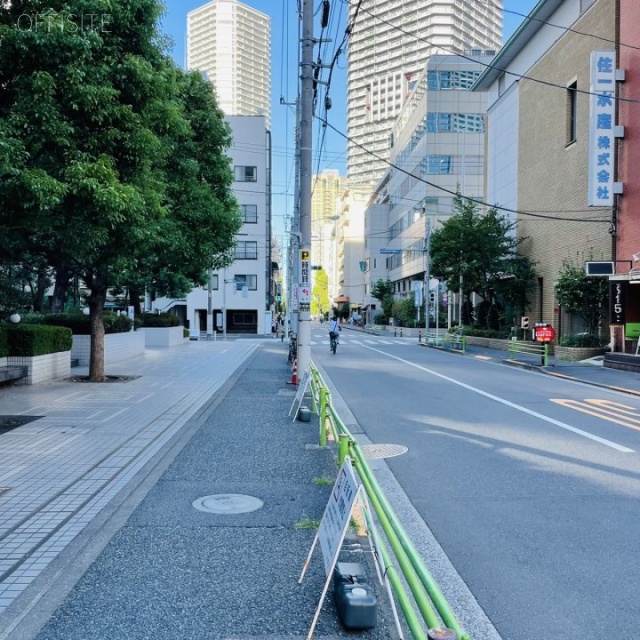 FOREFRONT TOWER 前面道路