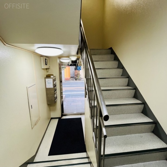 富ヶ谷エー・アイ・ユービル エントランス