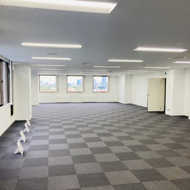 西新宿松屋ビル 室内