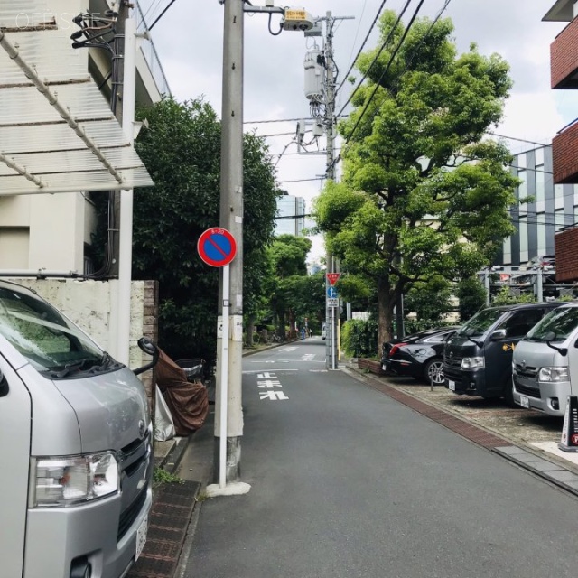 三浦ビル ビル前面道路