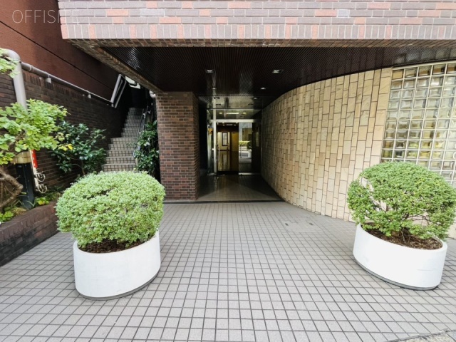 岩見ビル エントランス