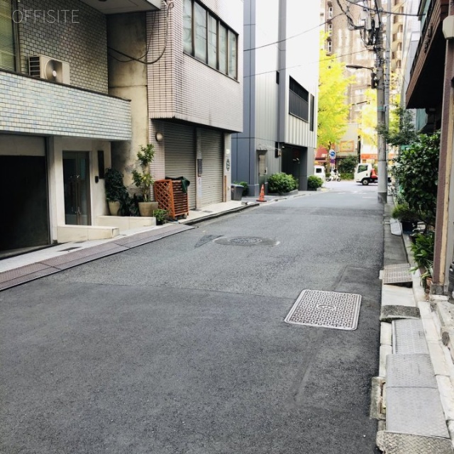 大湯ビル ビル前面道路