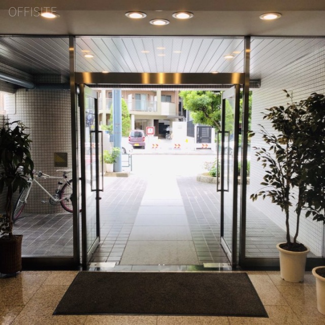 ワコーレ千駄木ビル エントランス