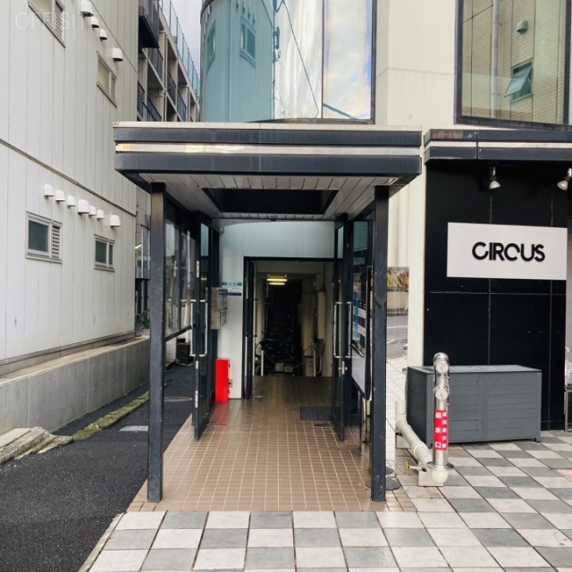 第5叶ビル エントランス