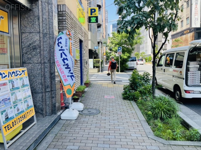 Biz Feel AKIHABARA 前面歩道