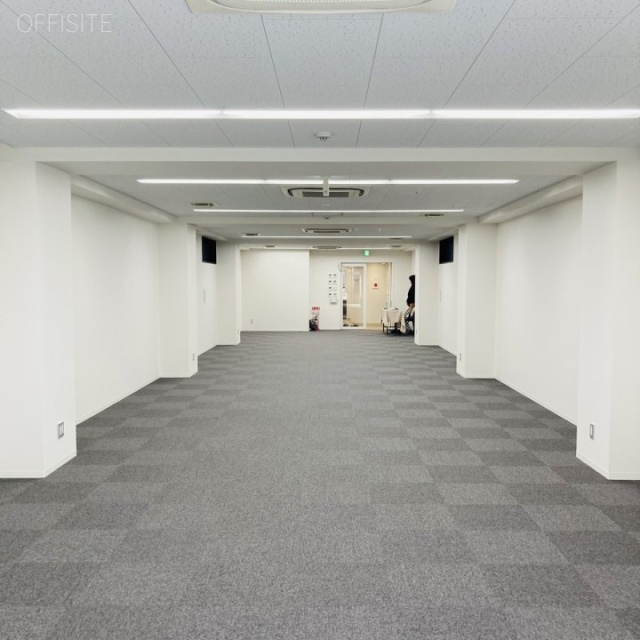 エヌワンビル 室内