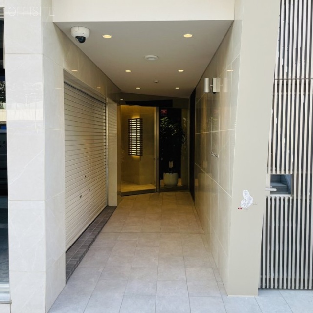 シークエル六本木 オフィスビル出入口