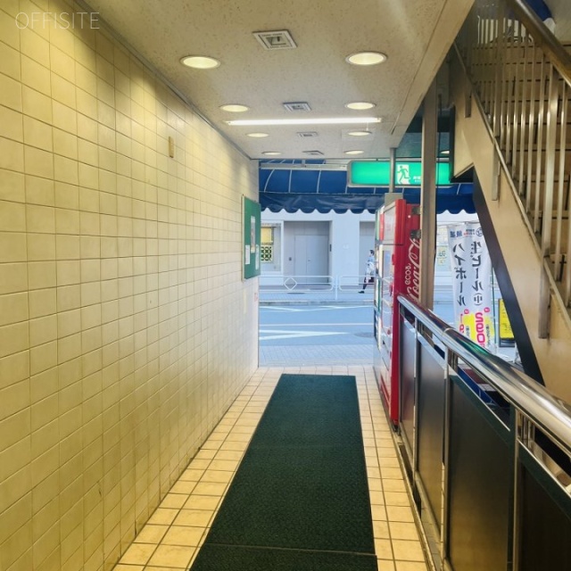 高柳ビル エントランス