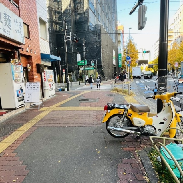 NOVELWORK Hongo 前面歩道