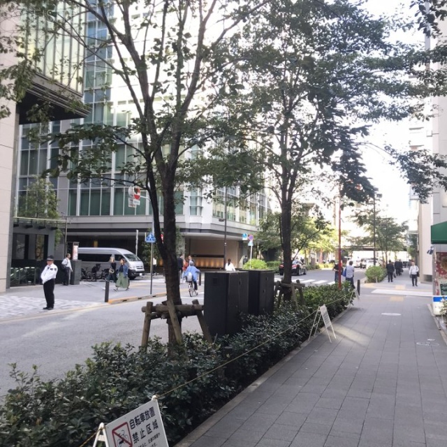 H1O日本橋室町 ビル前面道路