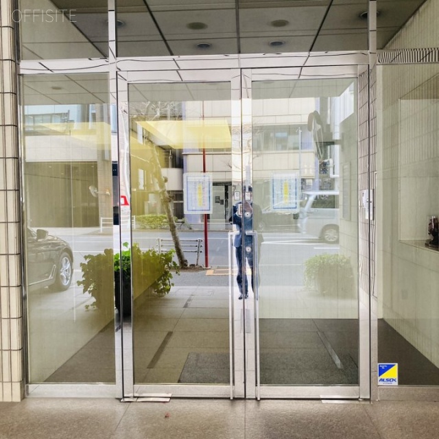 日本橋小網町THビル オフィスビル出入口