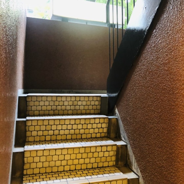 白鳥ビル エントランス