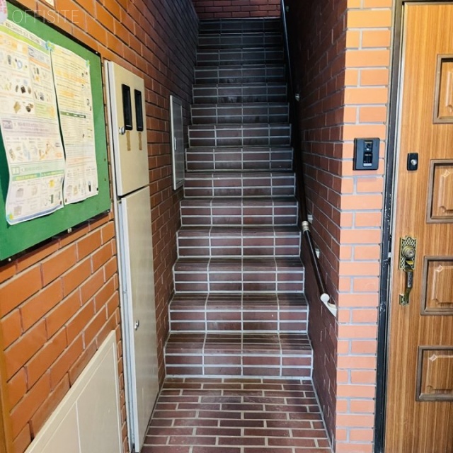 千代田ホーム 階段