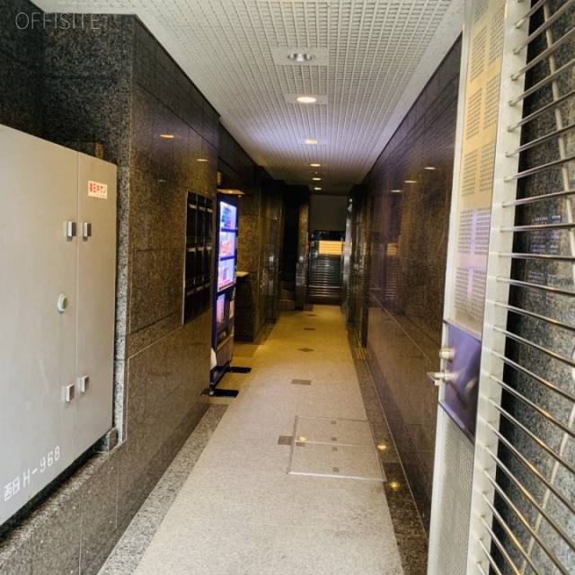 朝日ビル エントランス