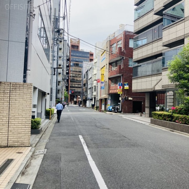 エスポアールビル ビル前面道路