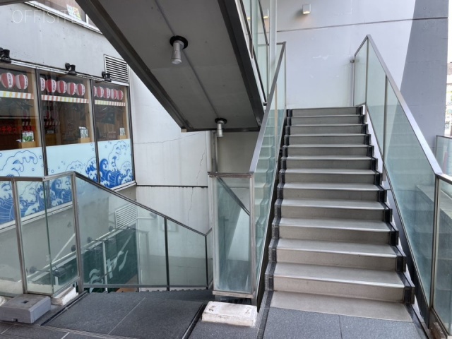 中野サンブライトアネックス 階段
