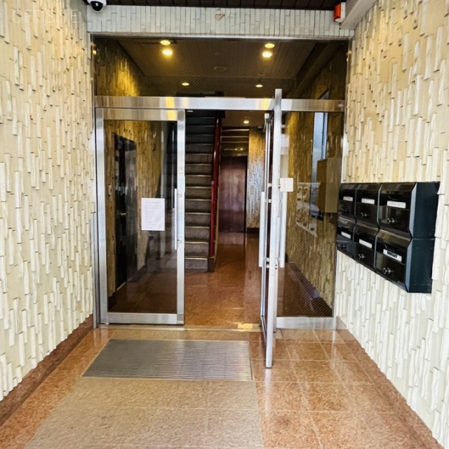 飯田橋三喜ビル オフィスビル出入口