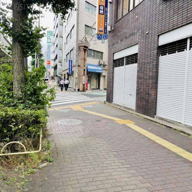 日興池袋ビル ビル前面道路