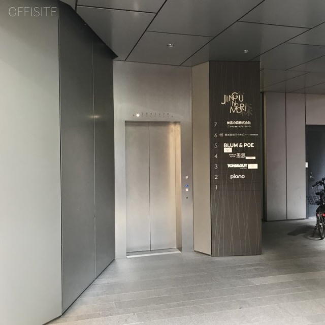 原宿神宮の森ビル エントランス