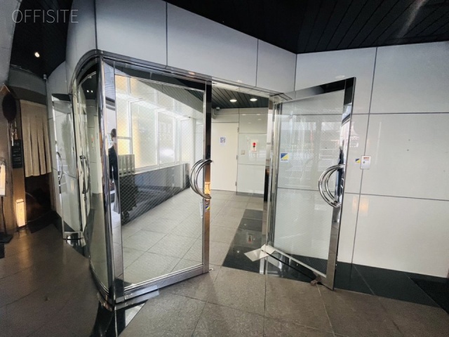 渋谷桜丘町ビル エントランス