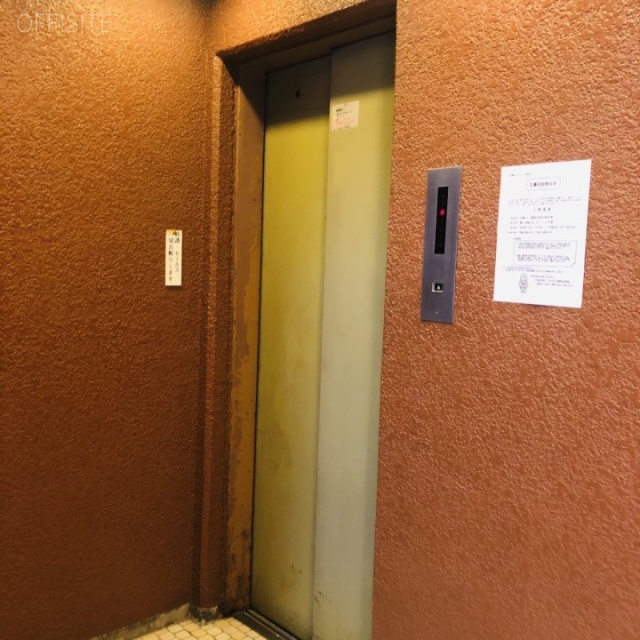 白鳥ビル エレベーター